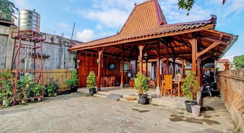 Hotel Oyo 92606 Djoglo Boto Syariah 2*