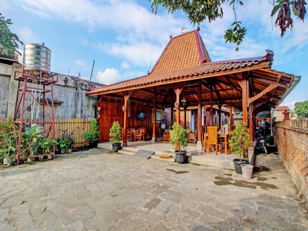 Oyo 92606 Djoglo Boto Syariah Hotel